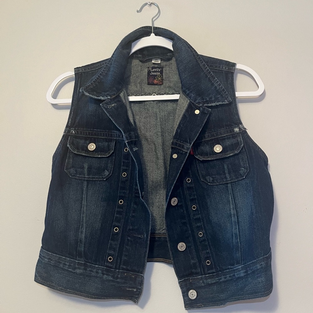Juniors Levi’s Denim Vest - Size Medium - Never Worn